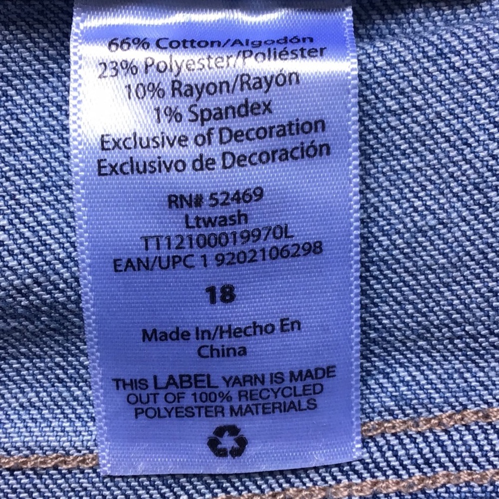 Light wash Denim shorts! Size 18 by Time and Tru - Picture 4 of 7